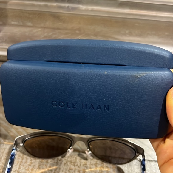 Cole Haan CH7025
Sunglasses used in good condition with case - Picture 10 of 15